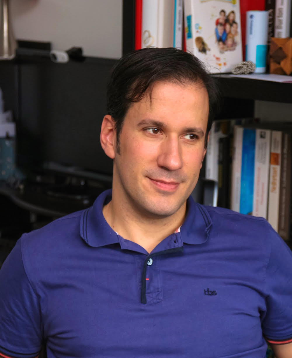Dr. Nicolas Travers